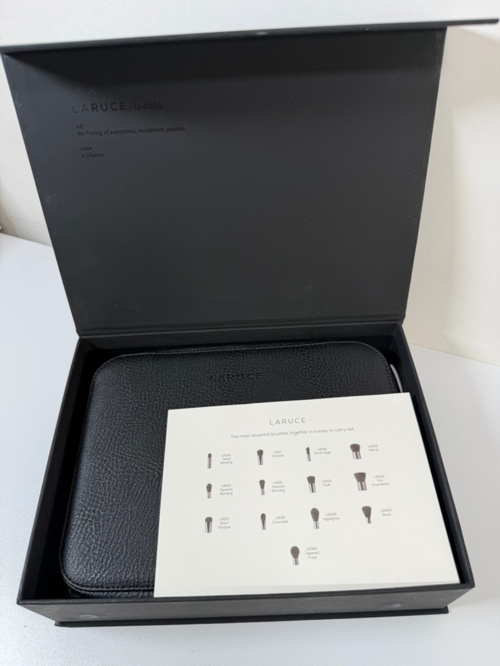 LARUCE Ann 13 Pc Brush Set w/ Case Midnight + 1 Bonus Brush (14 Total) - Picture 8 of 12